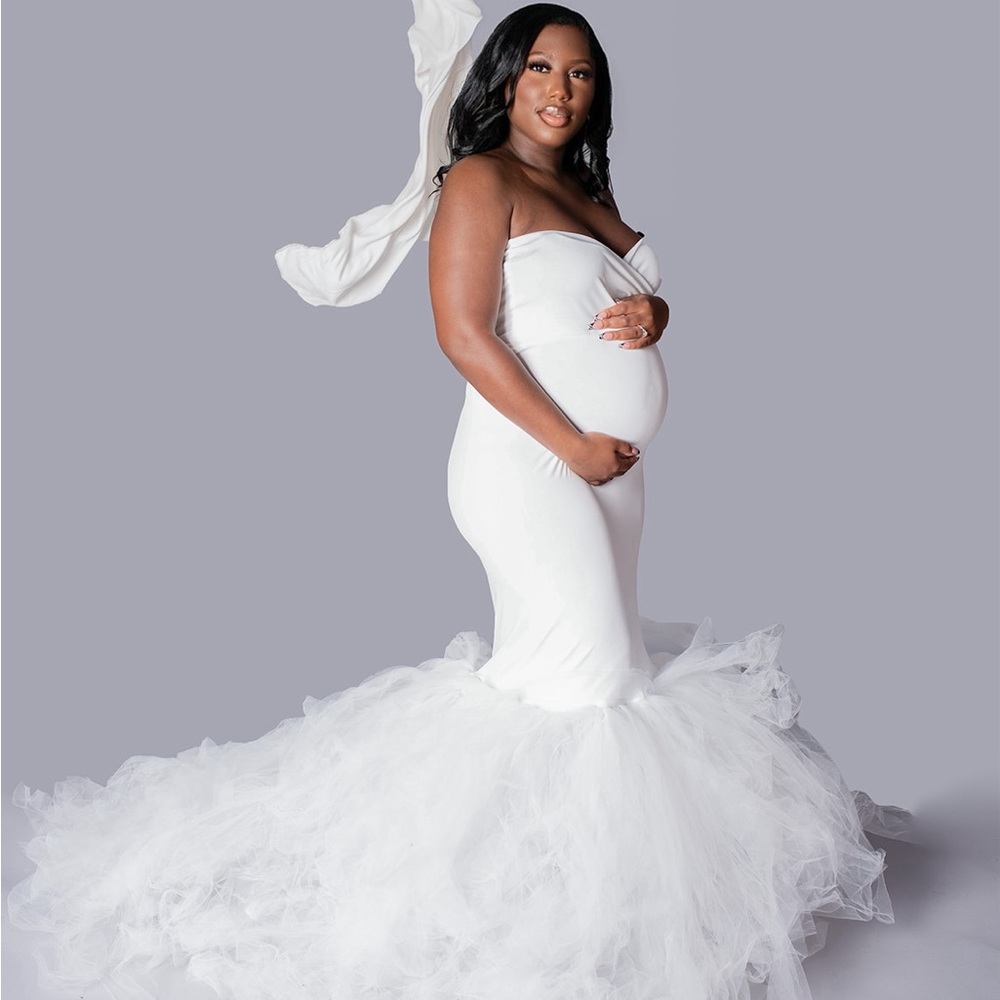 Maternity tulle mermaid~fitted strapless sweetheart gown